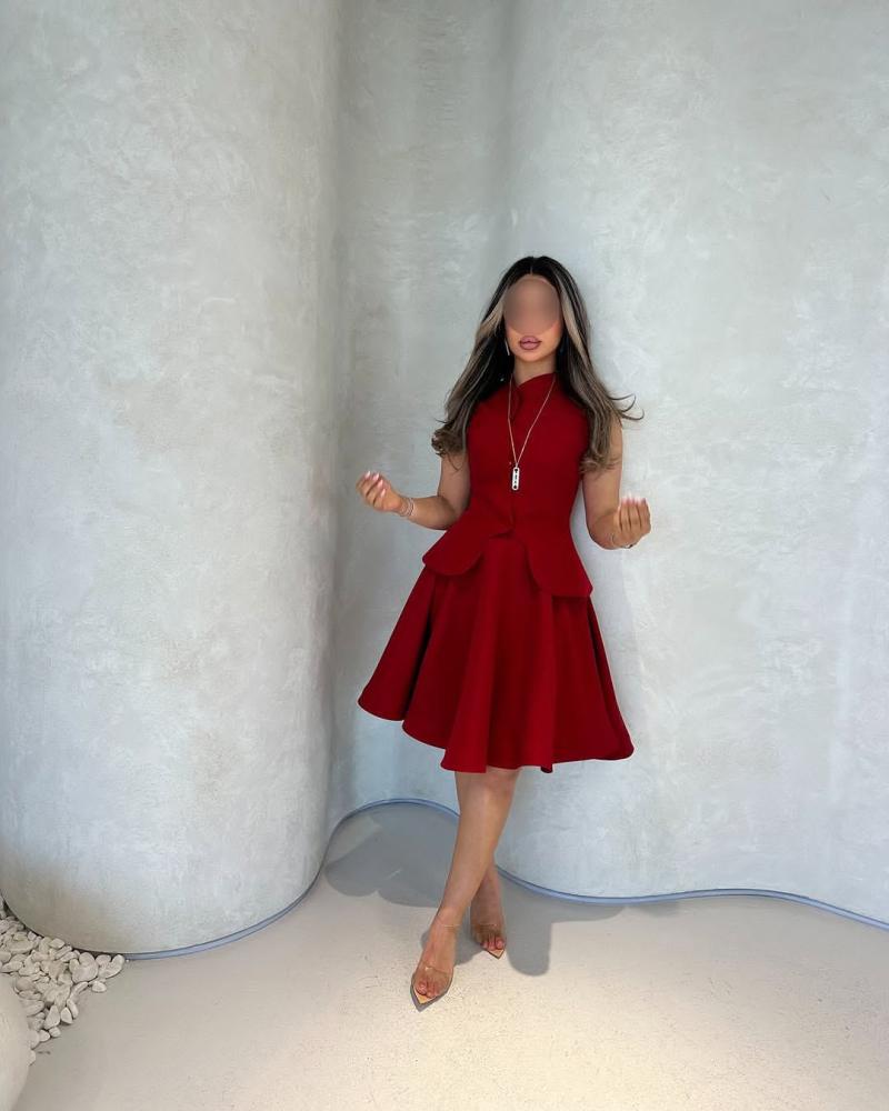 Red short dress with short sleeves