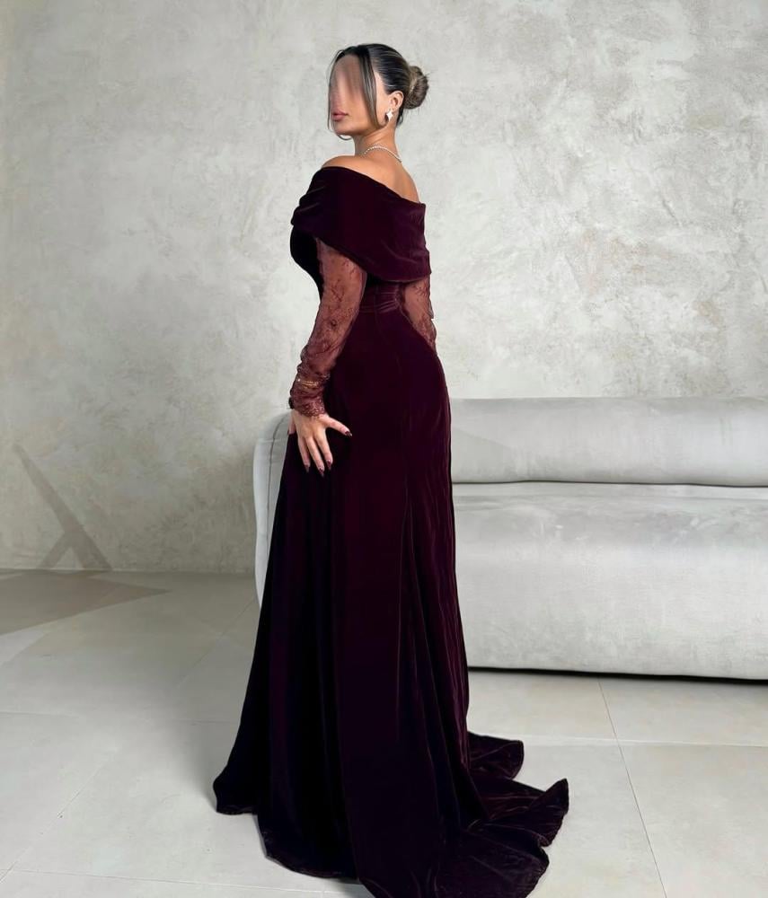 Velvet dress with lace sleeves available for immediate delivery Jeddah-Makkah, you will receive it within two hours, Riyadh-Taif-Medina, and other areas within only 24 hours.