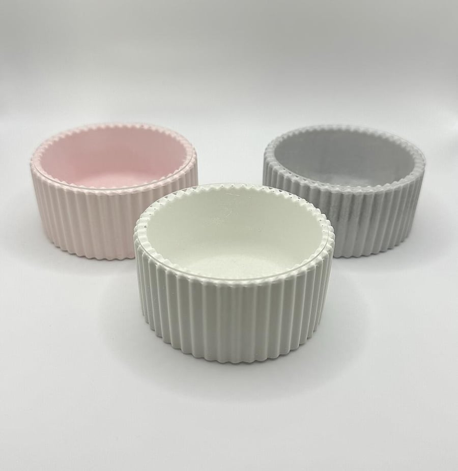 علبة بخور بغطاء