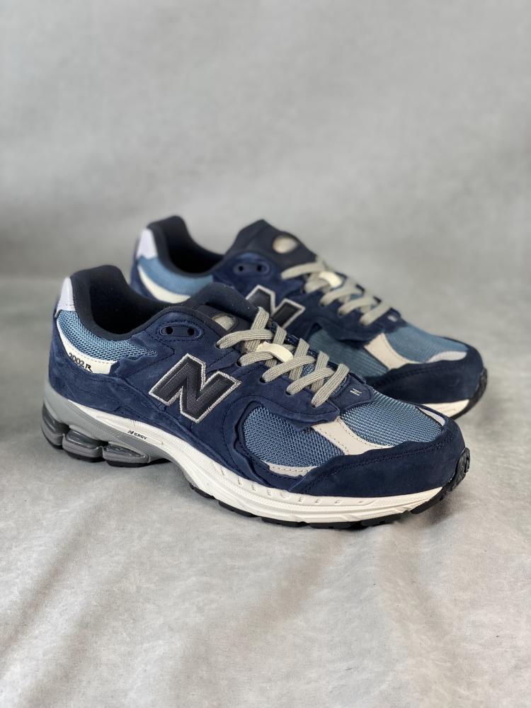 NEW BALANCE 2002