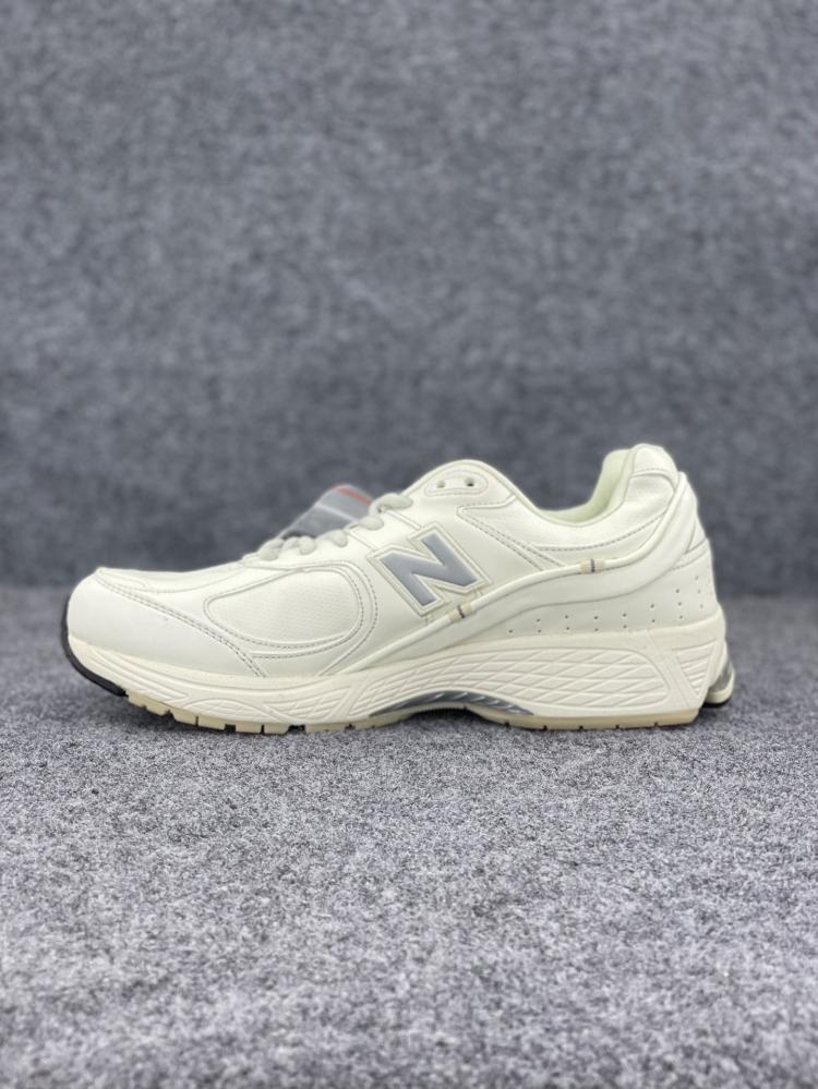 NEW BALANCE 2002