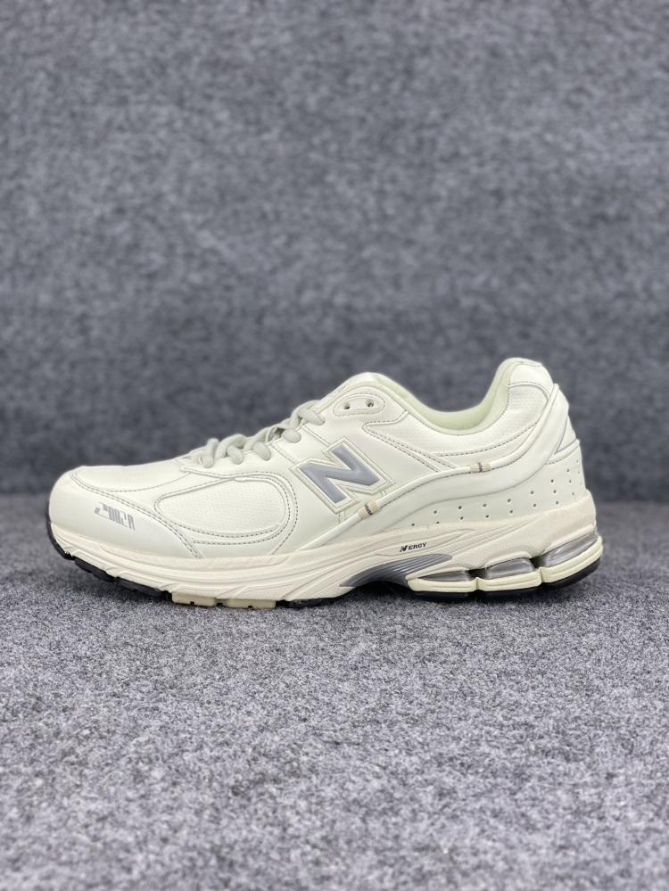 NEW BALANCE 2002
