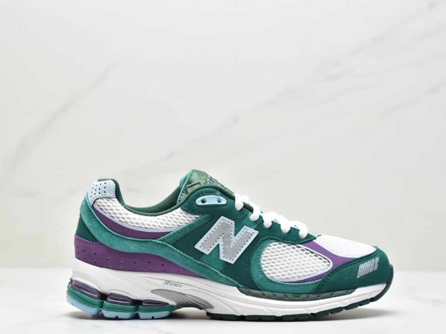 NEW BALANCE 2002