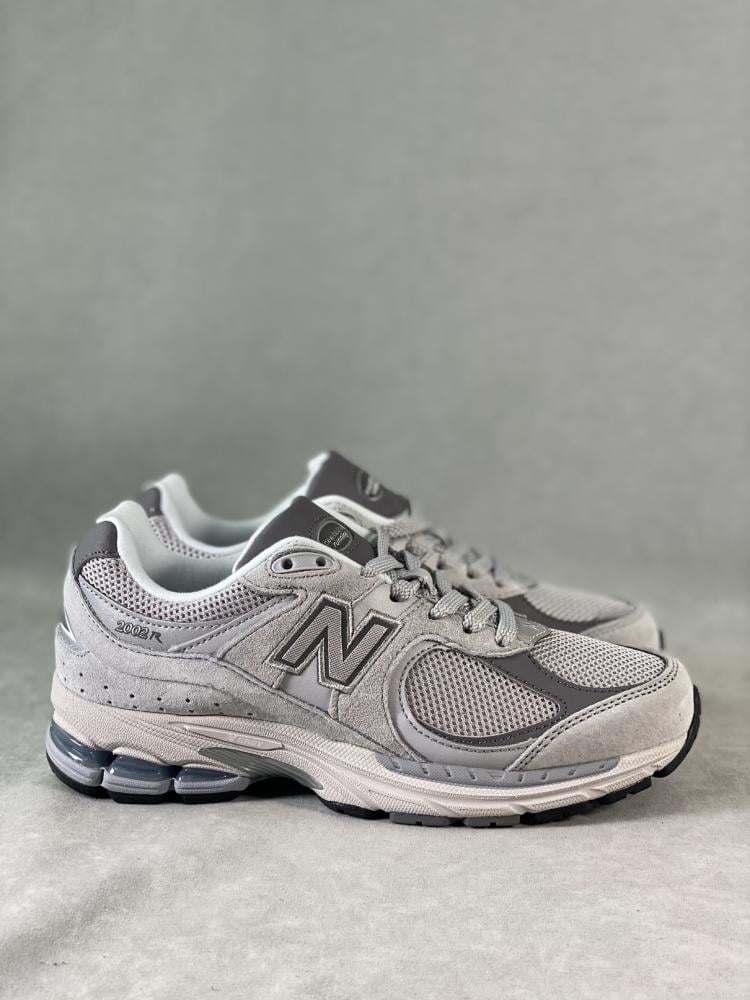 NEW BALANCE 2002