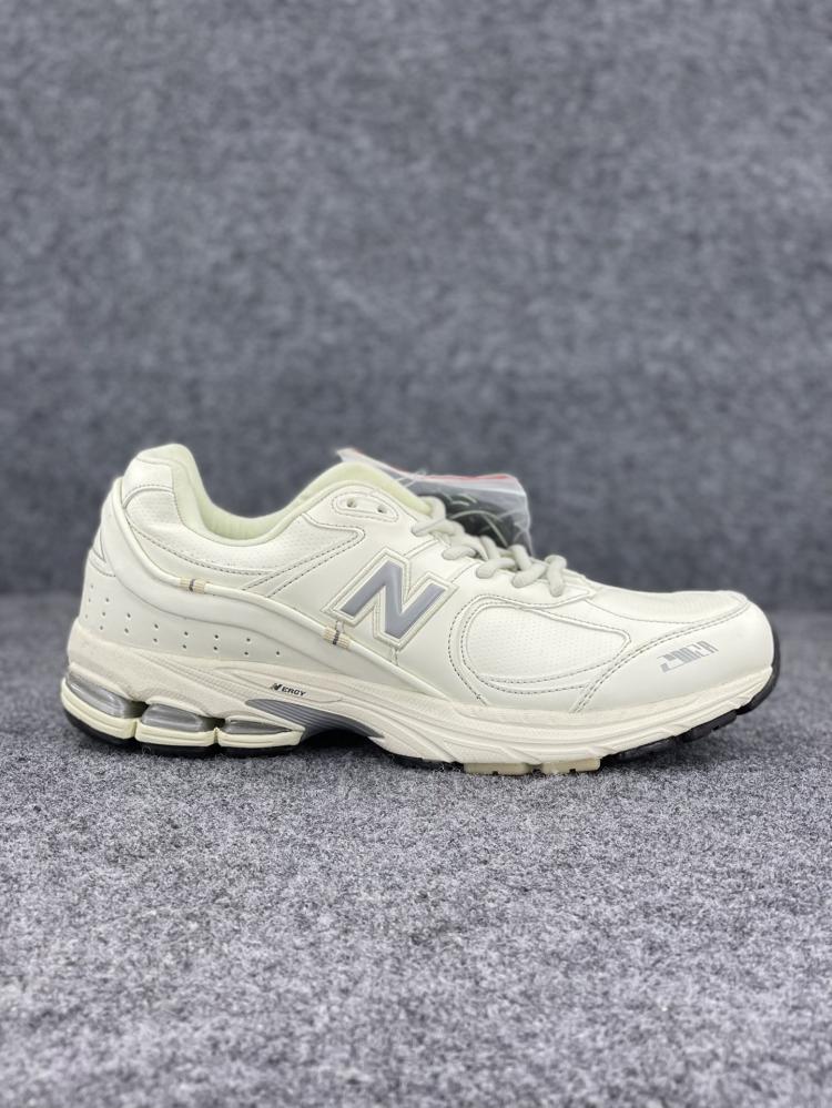 NEW BALANCE 2002