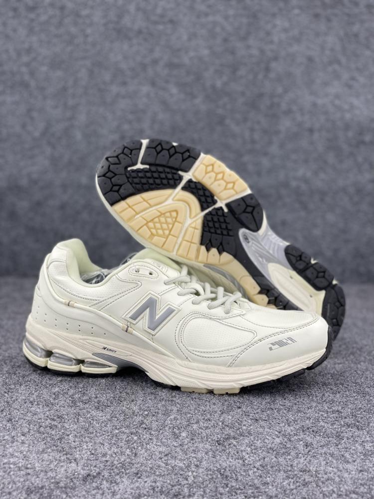 NEW BALANCE 2002