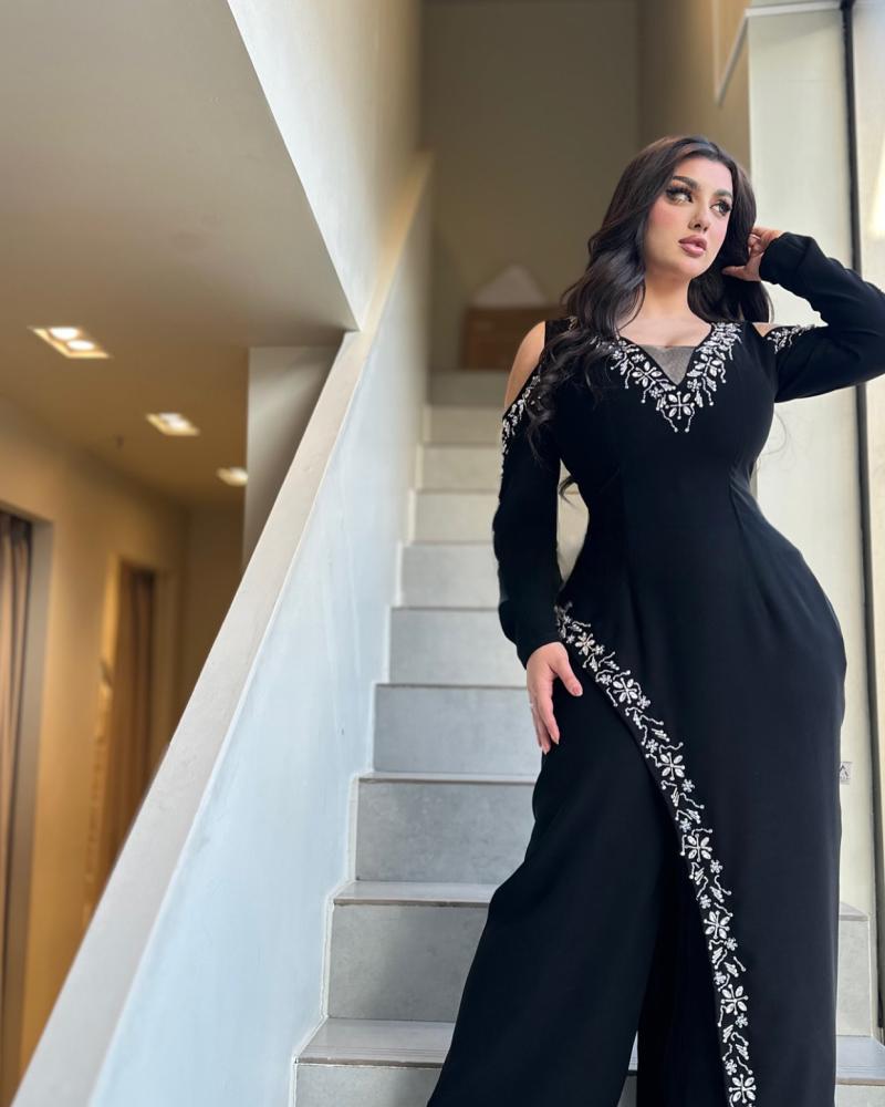 فستان كريب استرتش تطريز يدوي