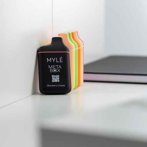 سحبة مايلي ستروبري كولادا 5000 موش MYLE META BOX Strawberry Colada