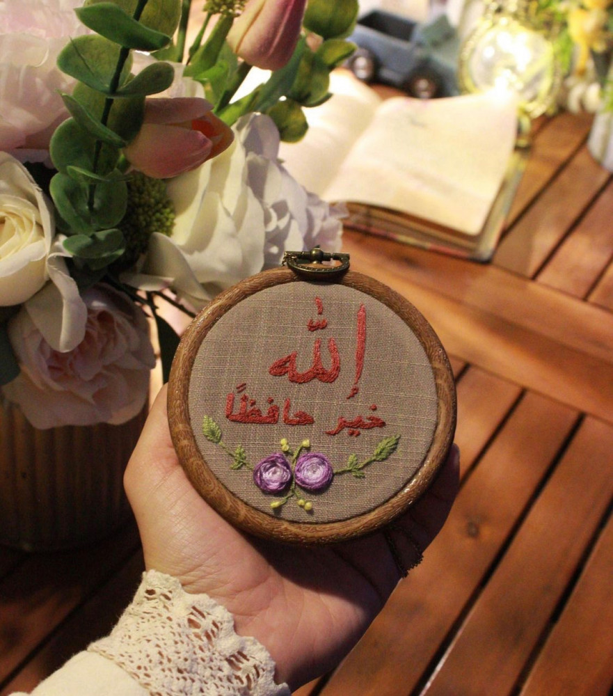 تعليقة سيارة بوجهين