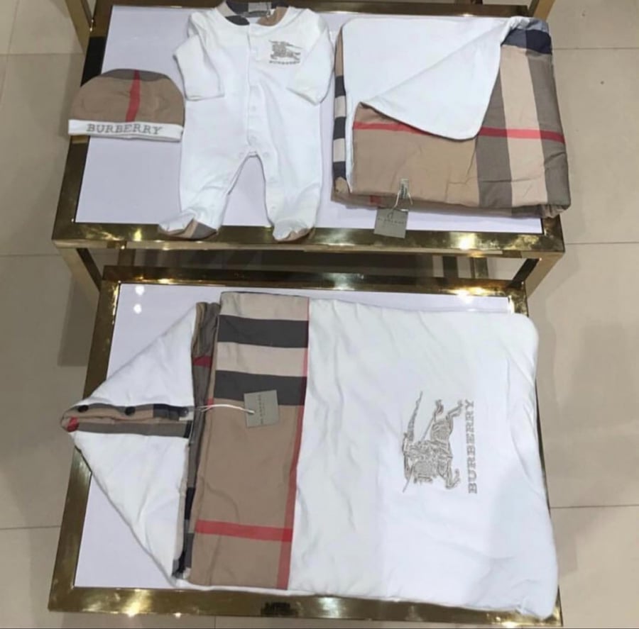 طقم بيربري كامل للجنسين