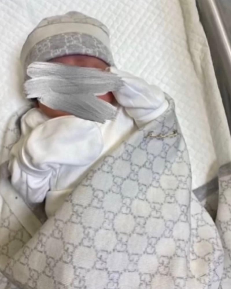 بطانية قوتشي مع قبعة للجنسين