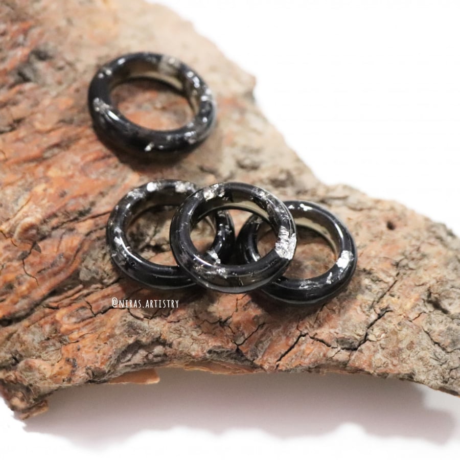 black ring