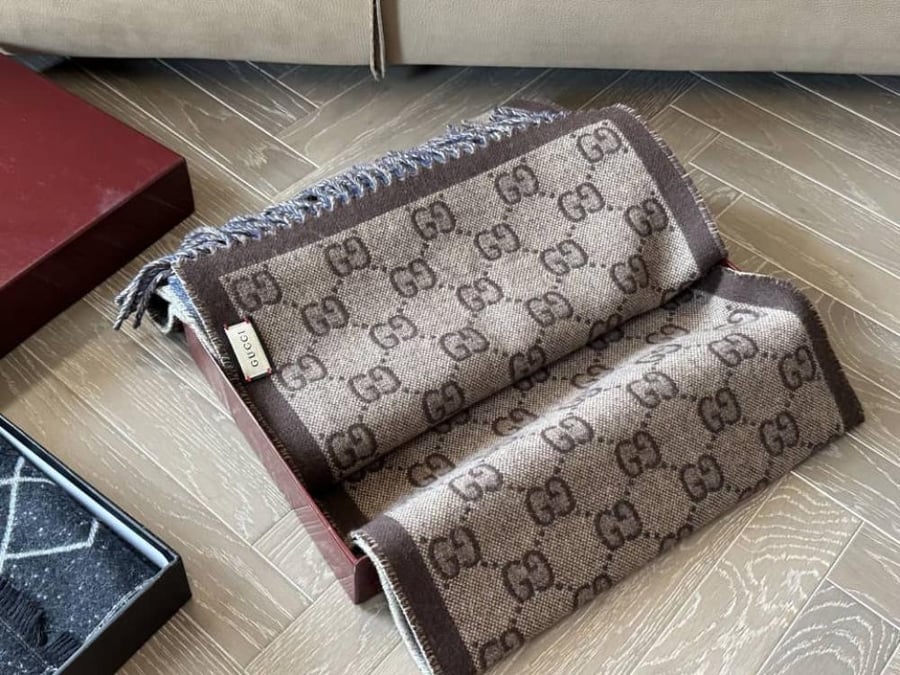 سكارف قوتشي دبل فيس ماستر