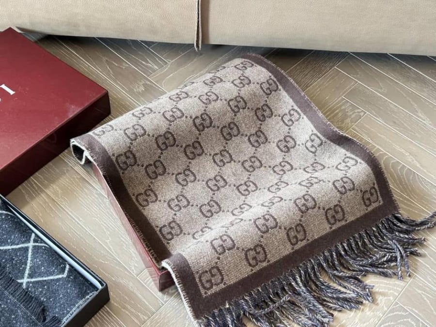 سكارف قوتشي دبل فيس ماستر