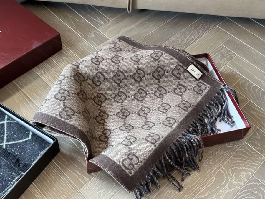سكارف قوتشي دبل فيس ماستر