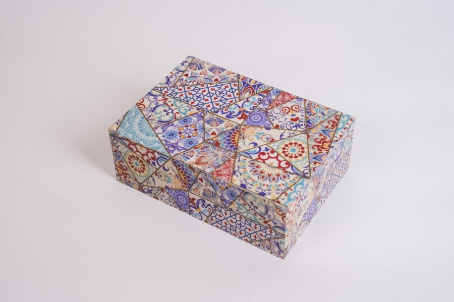 A box for storing oud - in camel color, please enter