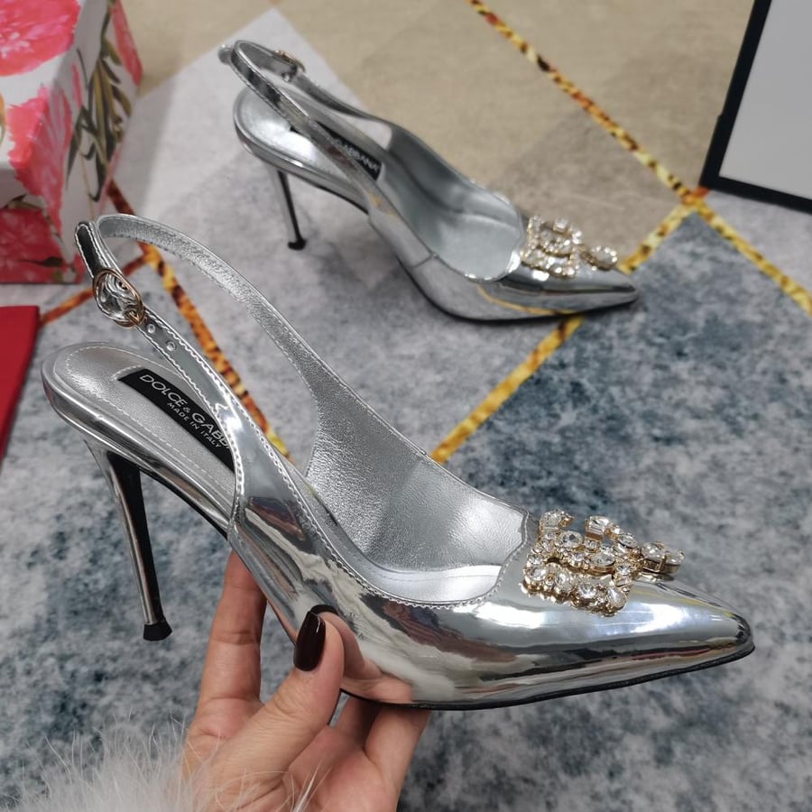 Dolce & Gabbana brand heel, two colors, master inclusive accessories