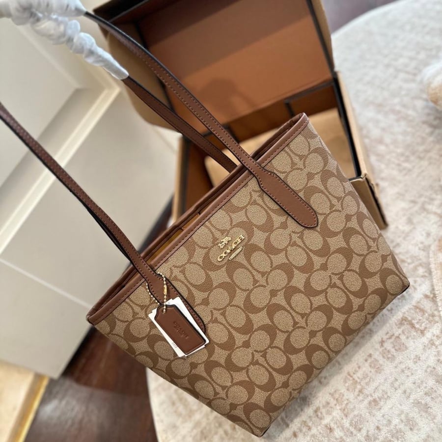 Small Coach Master Tote bag with dust bag