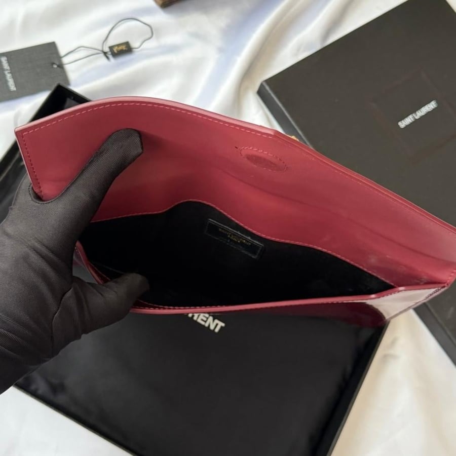 حقيبة يد كلاتش سان لوران (Saint Laurent)
