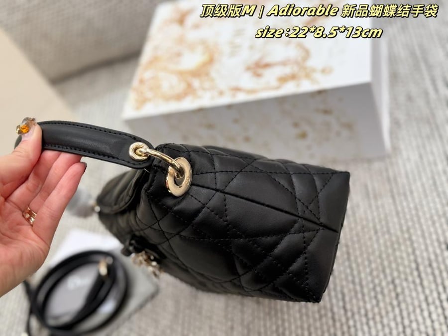 حقيبة ديور