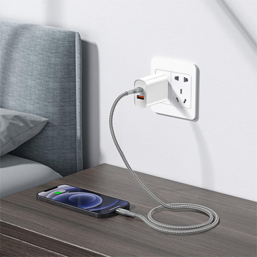 USB-C to Lightning cable - 1.2 meters (30W) Braided Charging Cable USB-C to Lightning 30W - 1.2m Wi-C017 C-L