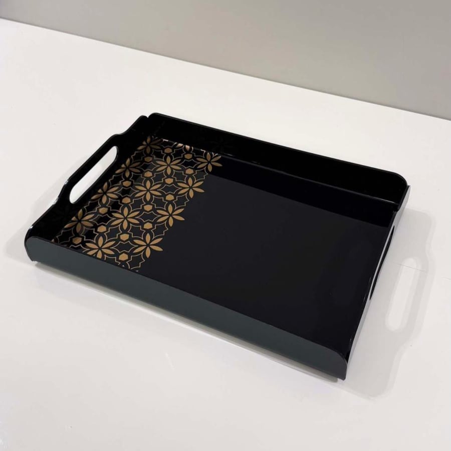 Serving tray