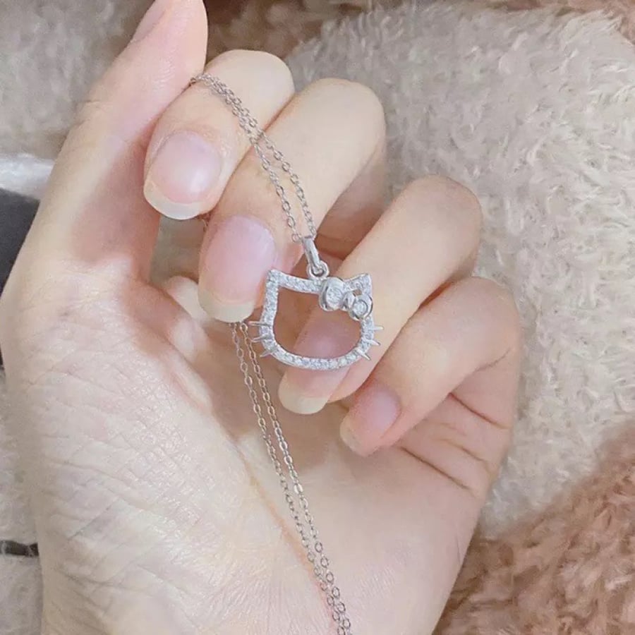 Helocati necklace