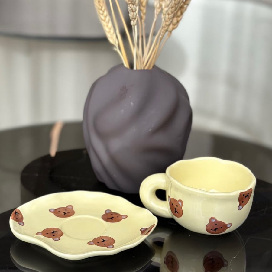 كوب قهوة اصفر