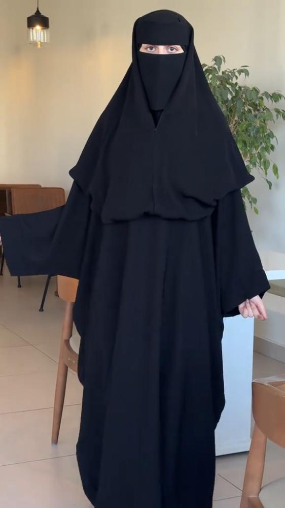 عبايات العمره مع النقاب