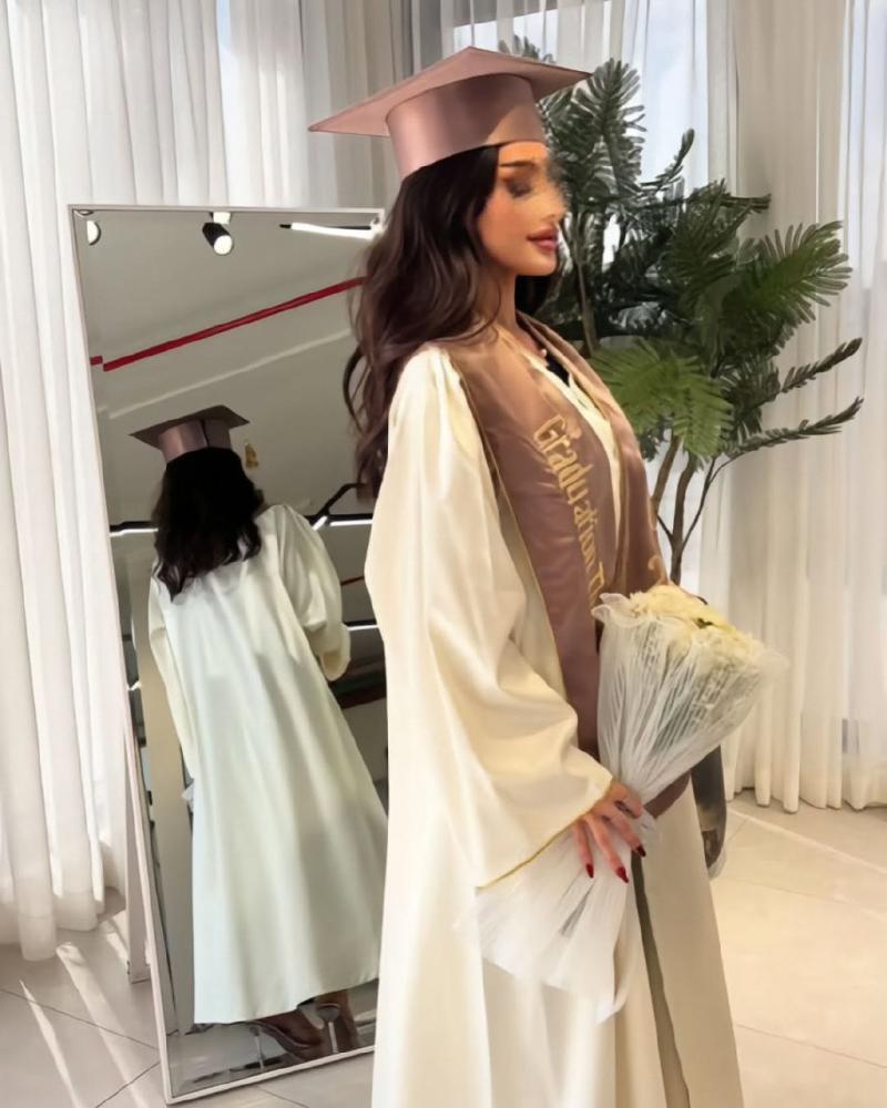 عبايات تخرج