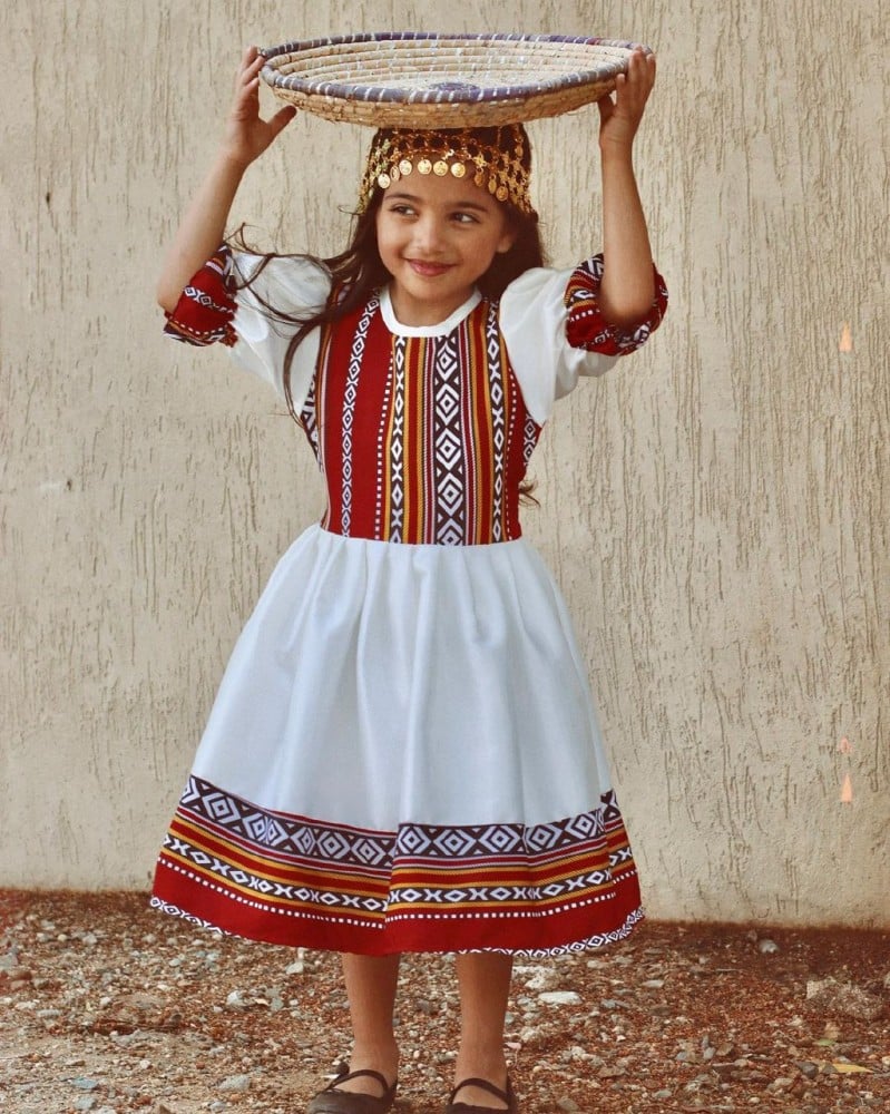 فساتين التاسيس  مع  الهامه ارس
