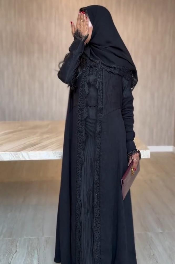 عباية بقماش كوري مع الدنيتل