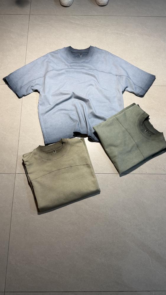 T-shirt story of the box