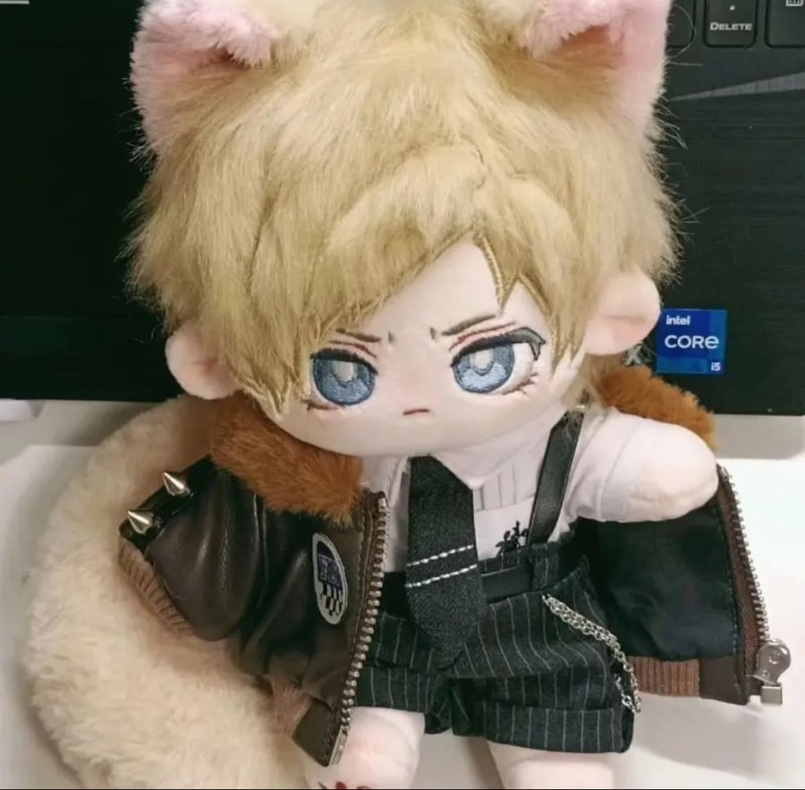 leon kennedy resident evil plush | رزدينت ايفل ليون كينيدي دمية محشوة