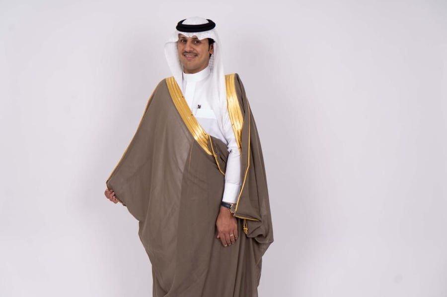 بشت الارسم كموني غامق