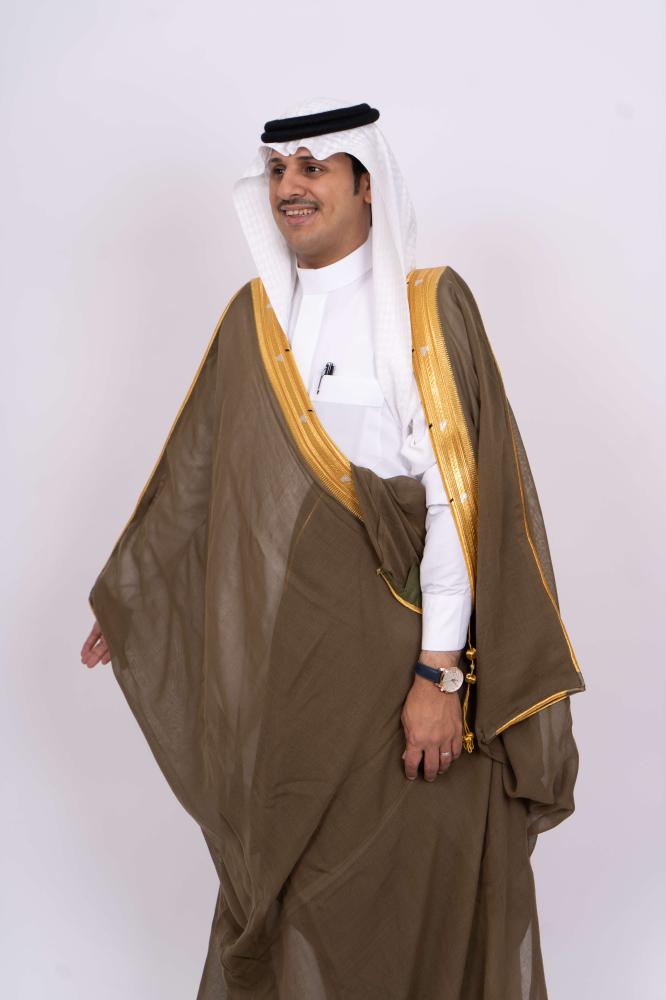 بشت الراسم كموني غامق