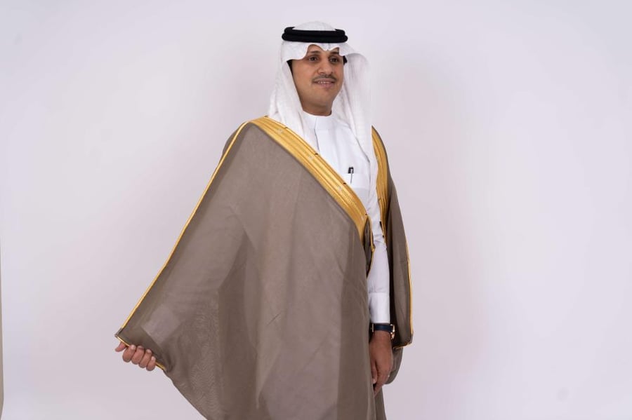 بشت الارسم كموني غامق
