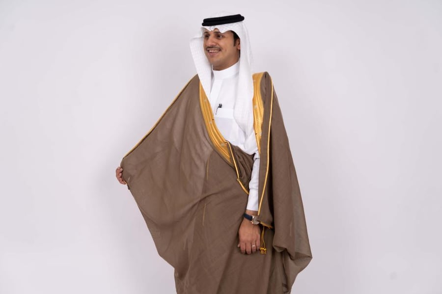 بشت الراسم كموني غامق
