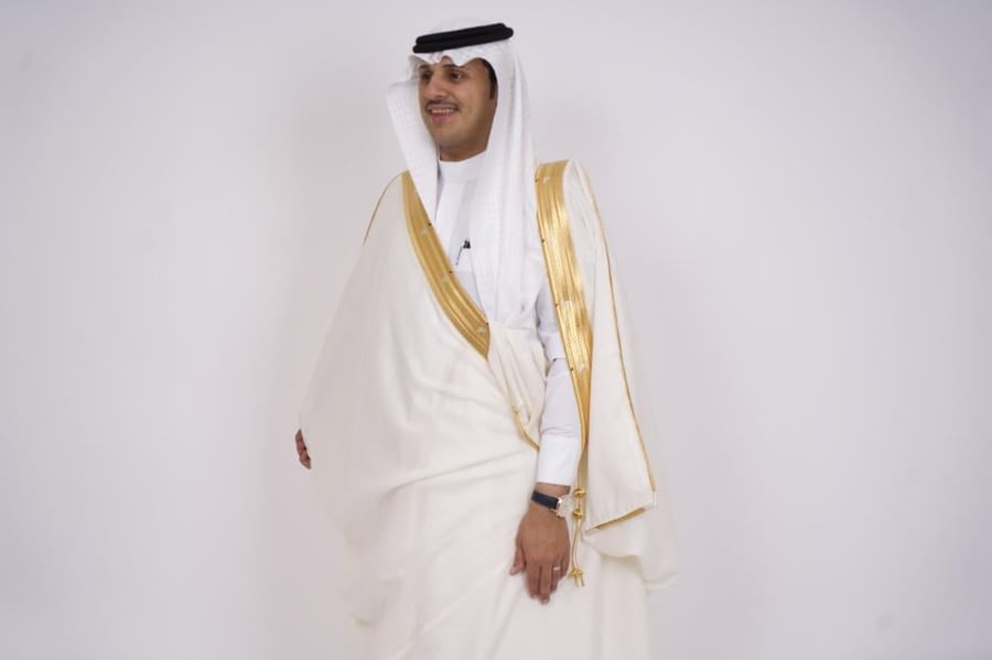 باقة بشوت الديوان الربيعي - أبيض سكري