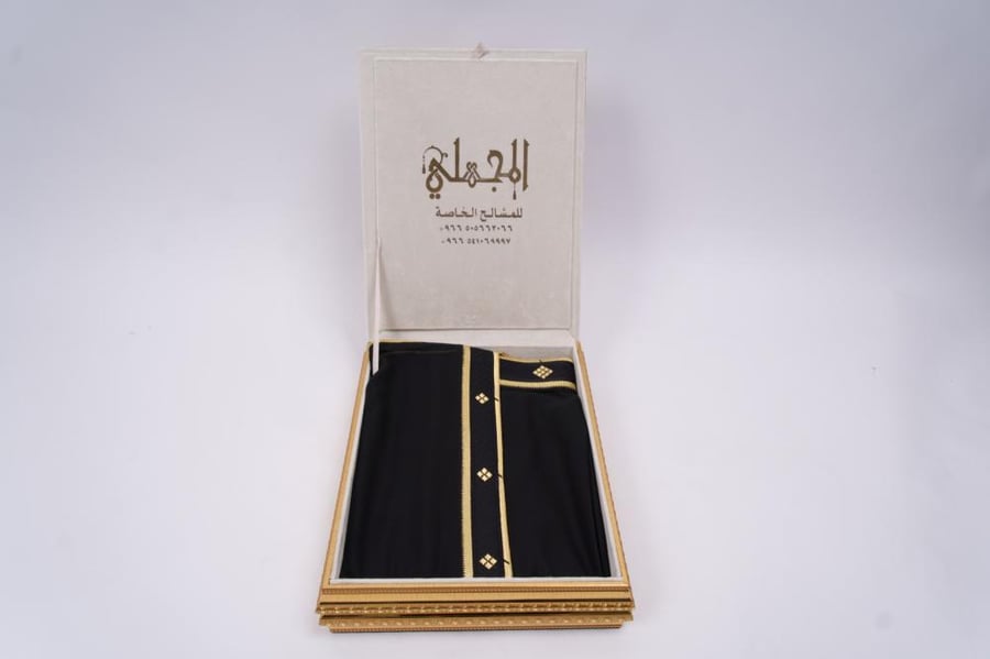 باقة بشوت الديوان نخب أول - أسود شفاف - شريط أسود بمعينات ذهبية