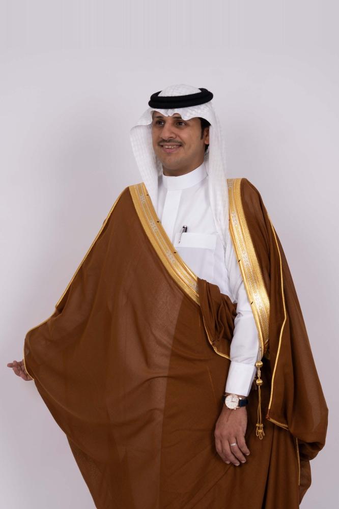 بشت السمو اشقر غامق متوسع