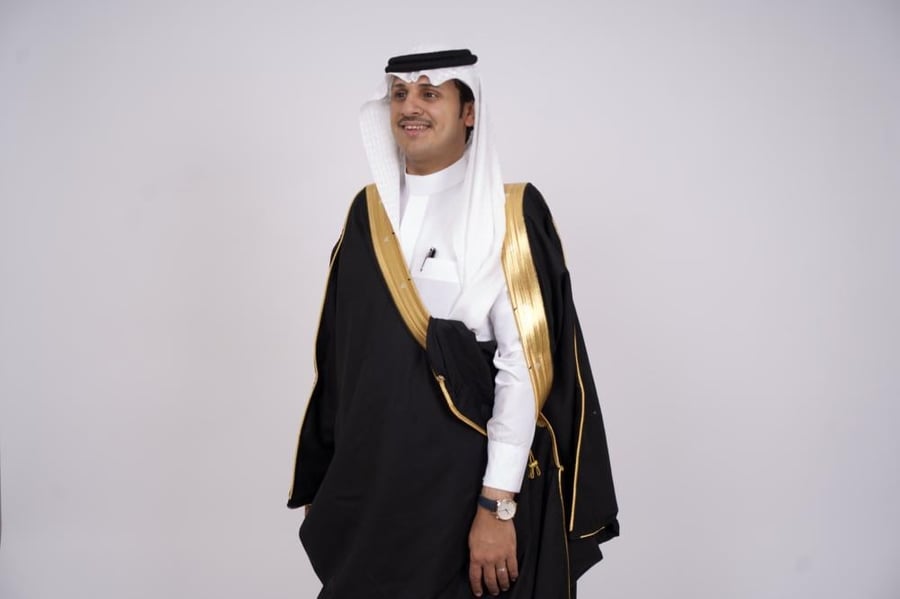 باقة بشوت الديوان الربيعي - أسود غامق