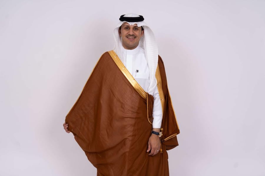 بشت الراسم اشقر سخيف