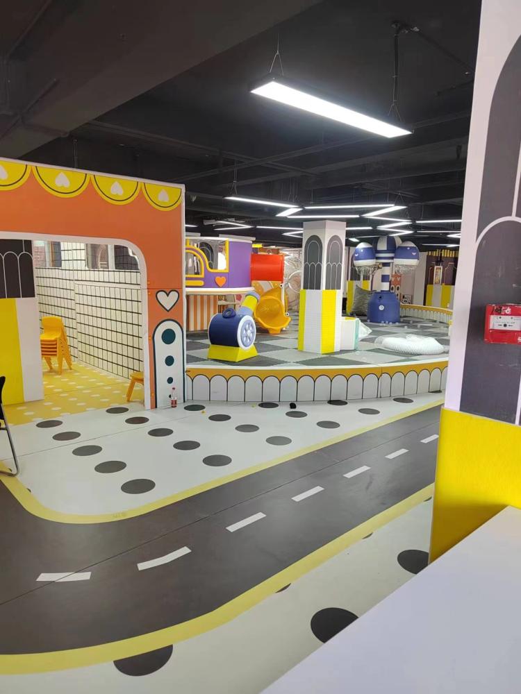 Hall 300 meters number 2 price per square meter