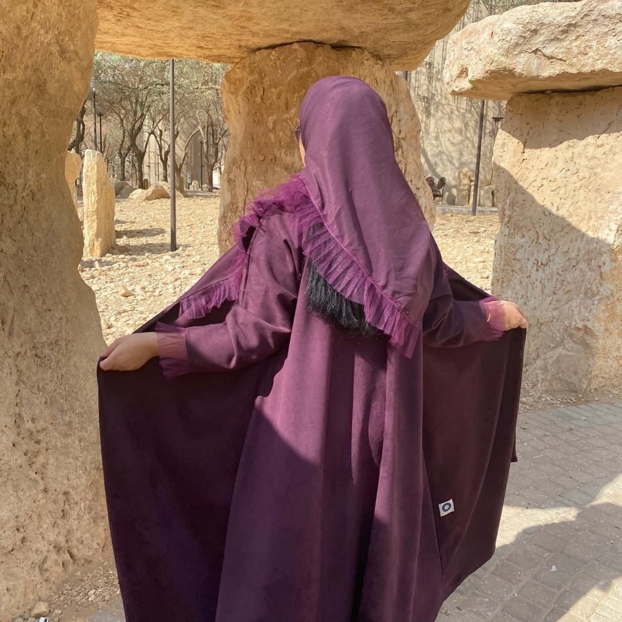W29