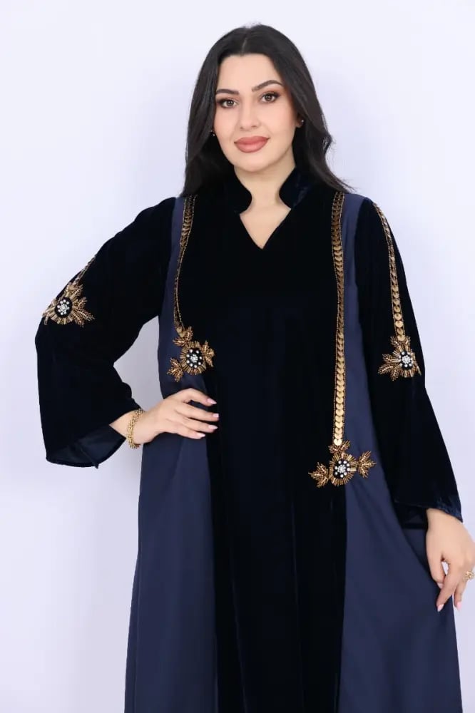 جلابية استقبال كريب ومخمل كحلي ملكي بتطريز ذهبي فاخر