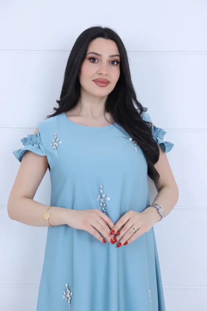فستان جورسيه سادة مزين لشك يدوي فضي لامع على الصدر والاكمام - تيفاني