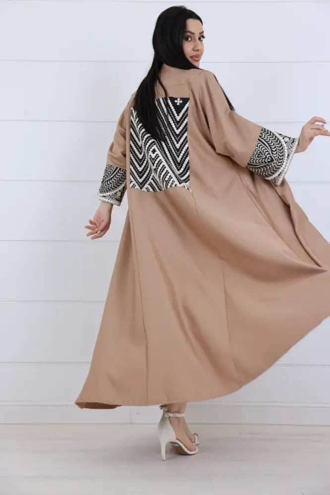 جلابية كريب جورسية بتطريز عصري - بيج