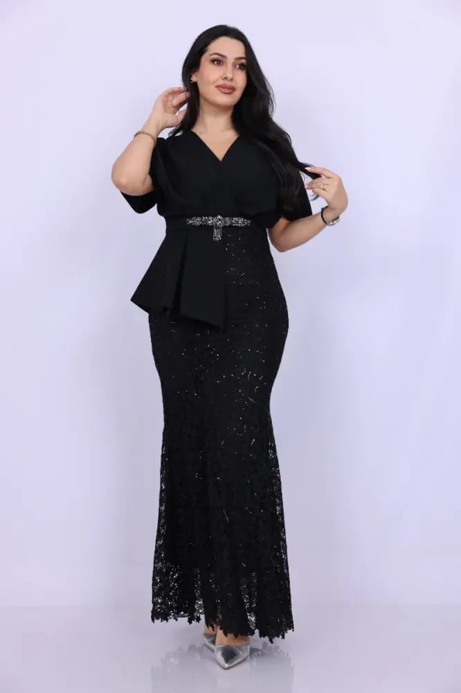 فستان سهرة كريب أسود متداخل مع تنورة دانتيل ترتر كامل