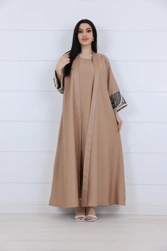 جلابية كريب جورسية بتطريز عصري - بيج